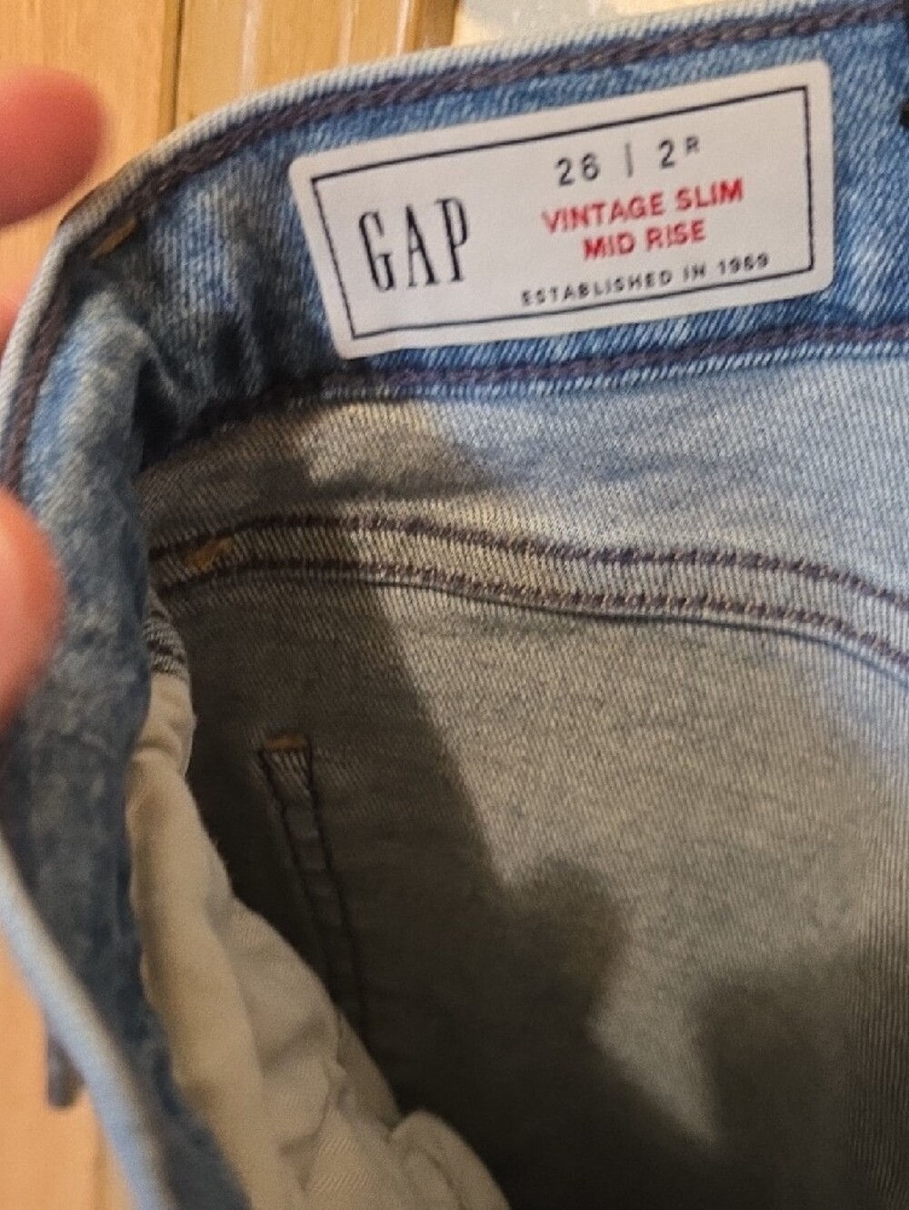 GAP Women’s High Rise Jeans - Light Blue Wash - Picture 6 of 6